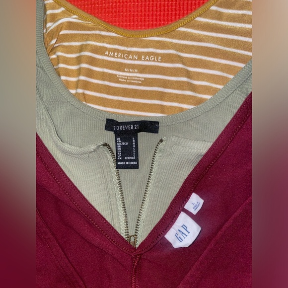 Pack of 3 Bodysuits FOREVER 21 / AMERICAN EAGLE / & Gap - Picture 8 of 11